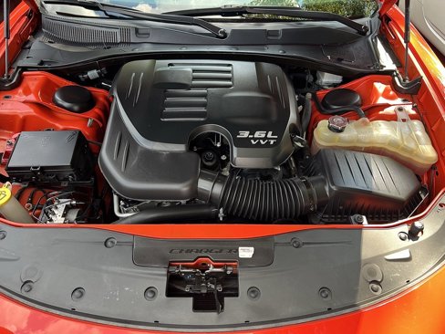 Used 2022 Dodge Charger SXT w/ Blacktop Package image 8
