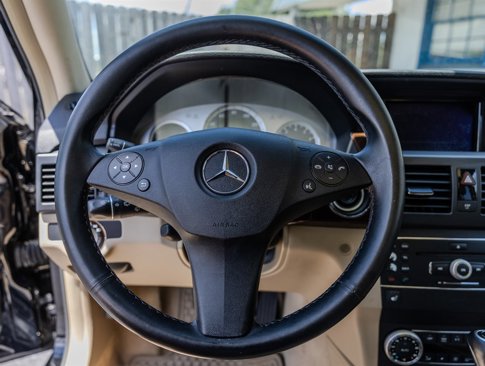 Used 2010 Mercedes-Benz GLK 350 4MATIC image 15