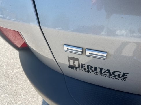 Used 2022 Ford Escape SE w/ Cold Weather Package image 9