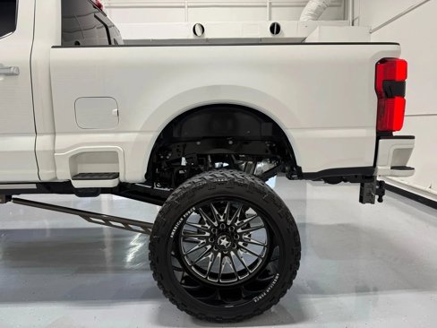 Used 2024 Ford F250 Limited image 8