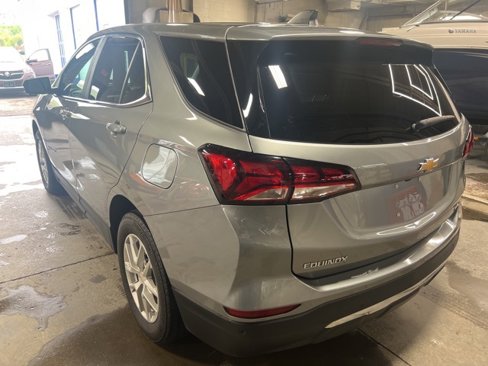 Used 2023 Chevrolet Equinox LT image 3