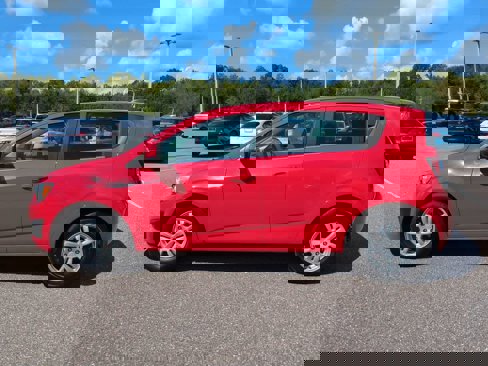 Used 2015 Chevrolet Sonic LT image 3