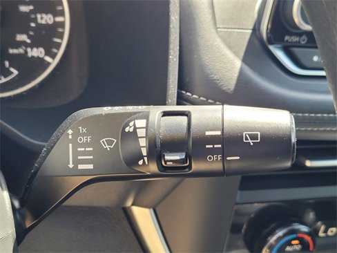 Used 2024 Nissan Rogue SV image 17