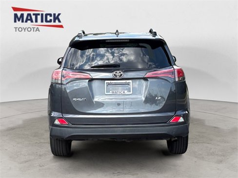 Used 2018 Toyota RAV4 LE image 6