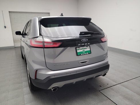 Used 2024 Ford Edge Titanium image 6