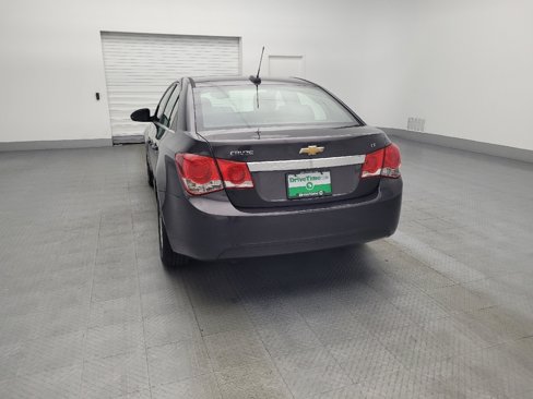 Used 2016 Chevrolet Cruze LT image 6