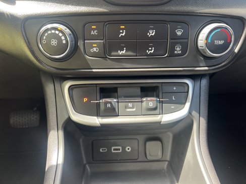 Used 2024 GMC Terrain SLE image 15