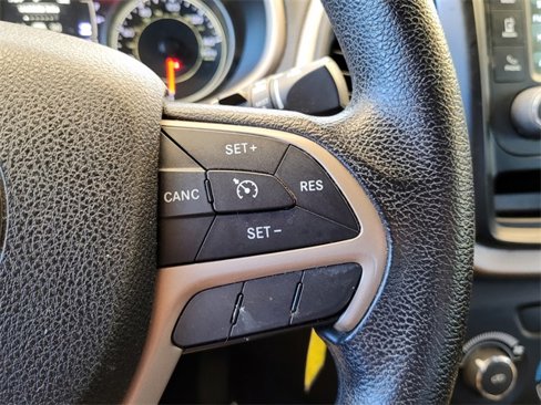 Used 2016 Jeep Cherokee Sport image 25