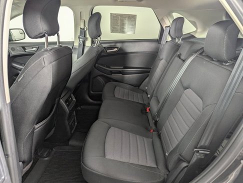Used 2018 Ford Edge SE image 22