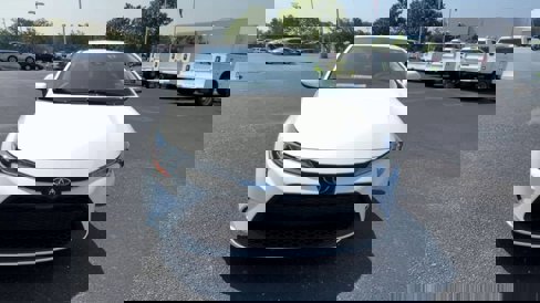Used 2021 Toyota Corolla LE w/ Carpet Mat Package (TMS) image 3