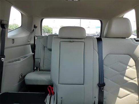Used 2024 Volkswagen Atlas SE image 24