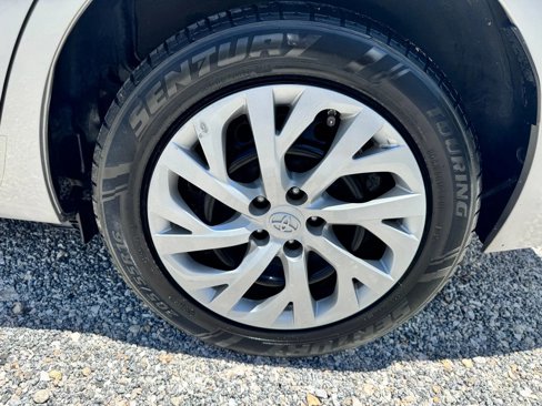 Used 2019 Toyota Corolla LE image 7
