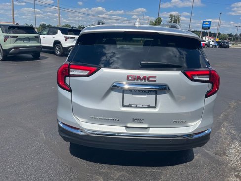 Used 2022 GMC Terrain SLT image 4
