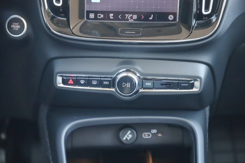 Used 2025 Volvo XC40 B5 Core w/ Protection Package Premier image 14