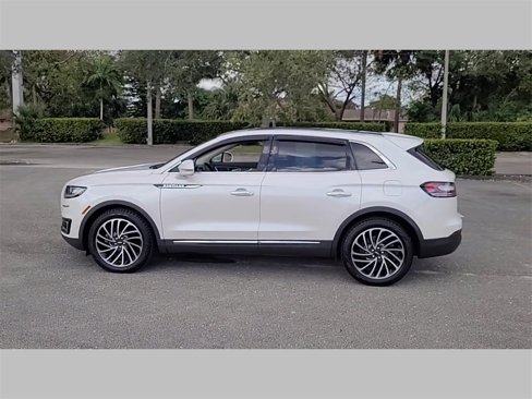 Used 2019 Lincoln Nautilus Reserve image 24