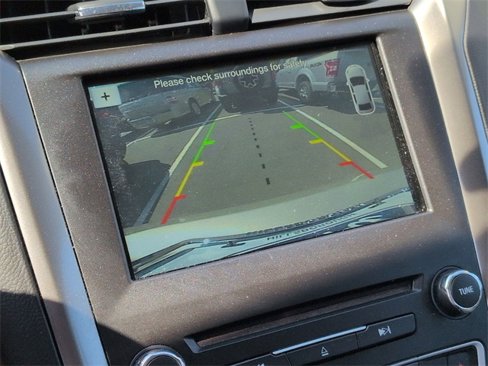 Used 2017 Ford Fusion SE w/ Fusion SE Technology Package image 26