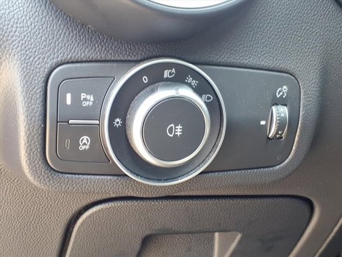 Used 2022 Alfa Romeo Stelvio Veloce image 17