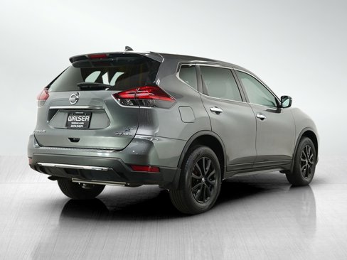 Used 2017 Nissan Rogue SV w/ Midnight Edition Package image 5