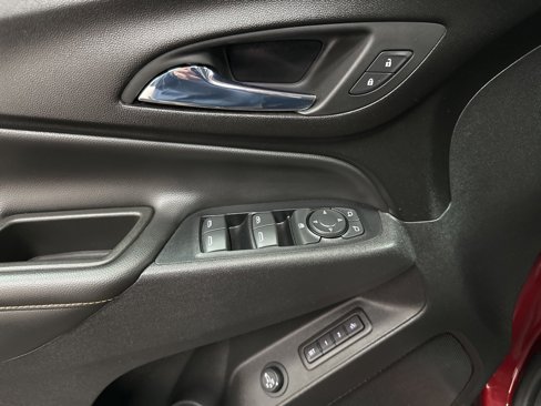 Used 2020 Chevrolet Equinox Premier image 20