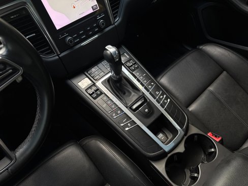 Used 2018 Porsche Macan S image 55