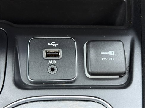 Used 2019 Jeep Cherokee Limited image 30