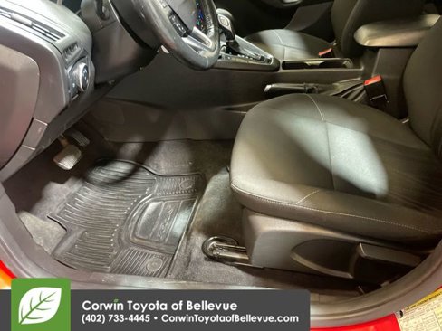 Used 2017 Ford Focus SE w/ Cold Weather Package image 12