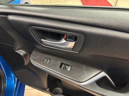 Used 2017 Toyota Camry SE image 9