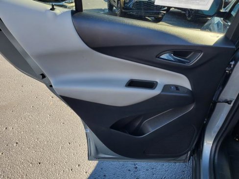 Used 2023 Chevrolet Equinox LT image 27