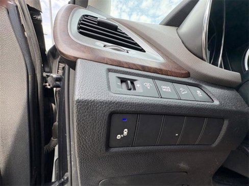 Used 2017 Hyundai Santa Fe Limited image 20