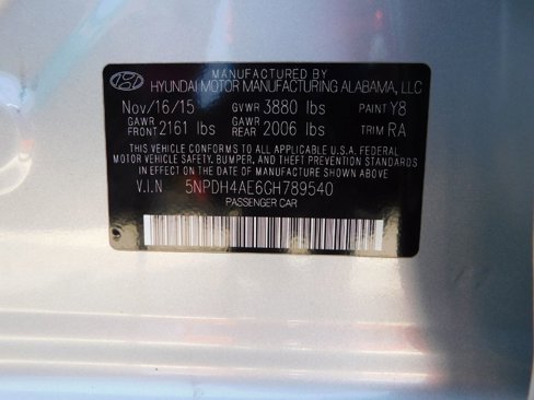 Used 2016 Hyundai Elantra SE image 14