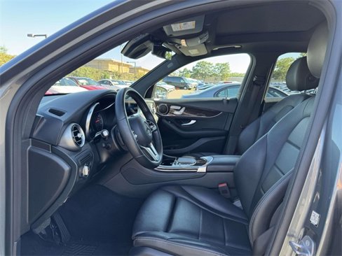 Certified 2020 Mercedes-Benz GLC 300 4MATIC image 4