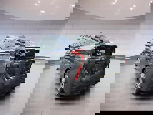 Used 2016 Toyota Prius Two image 3
