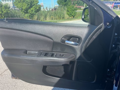 Used 2013 Chrysler 200 Touring image 27