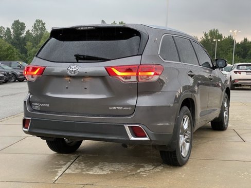 Used 2017 Toyota Highlander Limited image 7