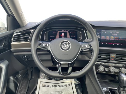 Used 2021 Volkswagen Jetta SEL Premium image 19
