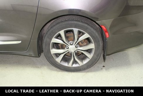 Used 2017 Chrysler Pacifica Limited image 11