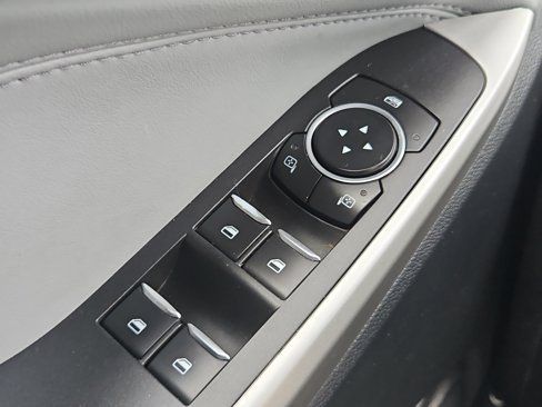 Certified 2022 Ford Explorer XLT w/ Equipment Group 202A image 18