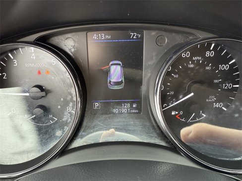 Used 2018 Nissan Rogue SV image 9