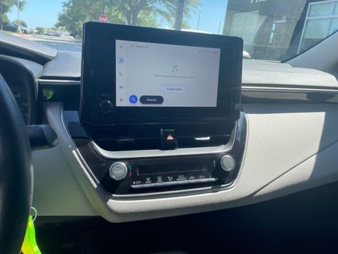 Used 2023 Toyota Corolla LE image 11