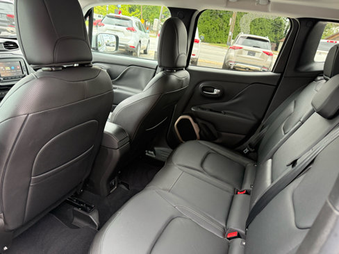 Used 2017 Jeep Renegade Limited image 11