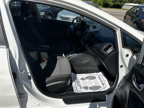 Used 2017 Kia Forte S w/ S Technology Package image 19