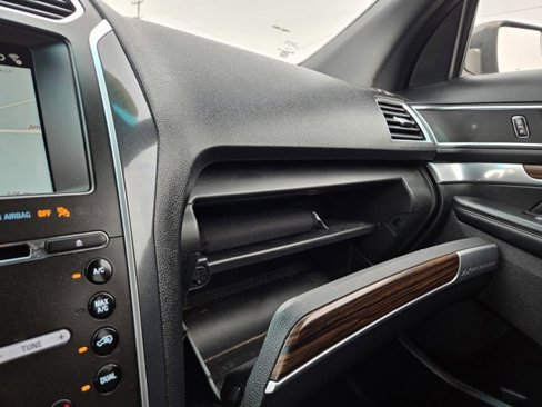 Used 2018 Ford Explorer Limited image 14