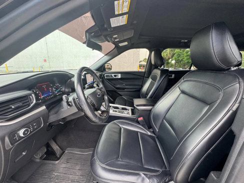 Used 2020 Ford Explorer XLT w/ Equipment Group 202A image 10