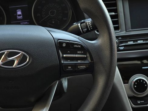 Used 2019 Hyundai Elantra SEL image 18