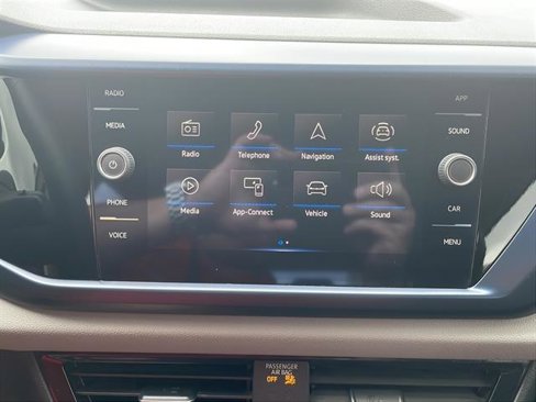 Used 2022 Volkswagen Taos SE image 20