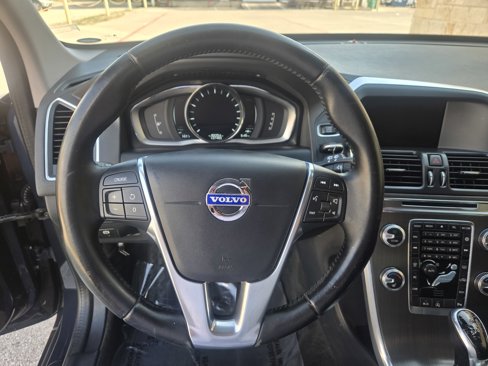 Used 2015 Volvo XC60 T5 Premier w/ Proximity Package image 12