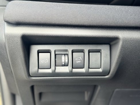 Used 2025 Subaru Outback Premium image 22