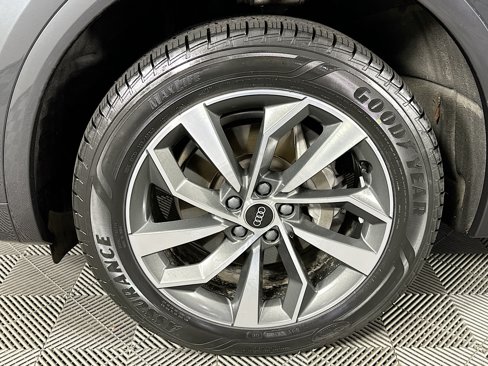 Used 2021 Audi Q5 Premium Plus w/ Premium Plus Package image 35