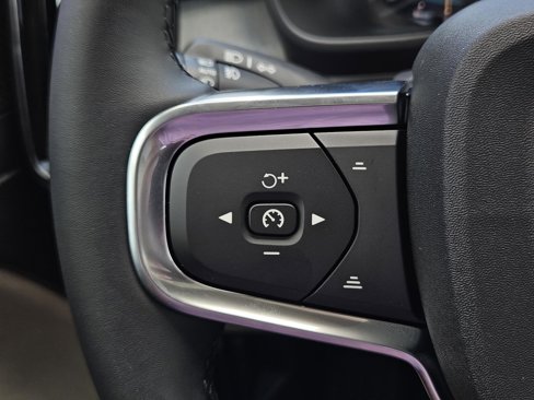 New 2025 Volvo XC40 B5 Ultra w/ Climate Package image 16