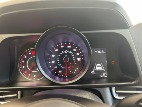 Used 2023 Hyundai Elantra SEL w/ Preferred Accessory Package image 13